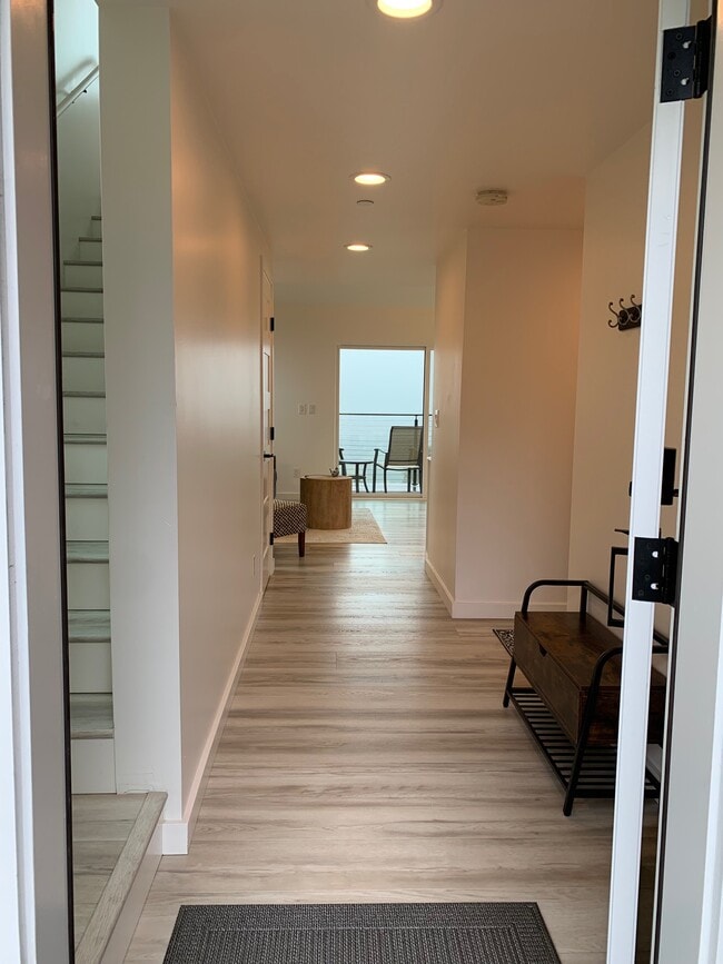 1195 Wikiup Dr in Santa Rosa, CA - Foto de edificio - Building Photo