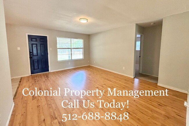1404 Meadows Dr in Round Rock, TX - Foto de edificio - Building Photo