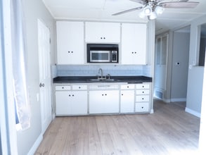 934 Plaza Serena in Ontario, CA - Building Photo - Building Photo