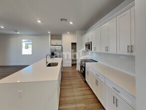 8182 Winterfell Peak Ave in Las Vegas, NV - Building Photo - Building Photo