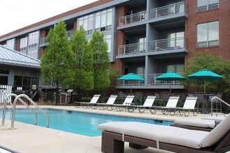 Flats on Vine in Columbus, OH - Building Photo - Building Photo