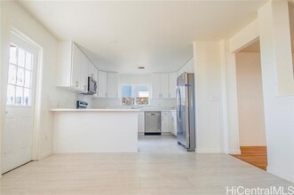 91-1387-1387 Wahane St in Kapolei, HI - Building Photo - Building Photo