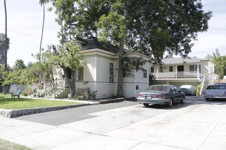 1002-1004 N French St in Santa Ana, CA - Foto de edificio - Building Photo