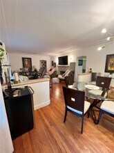 5450 Sunset Dr in Miami, FL - Building Photo - Building Photo