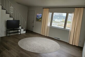 3424 Kimberly Downs Rd in Davenport, IA - Building Photo - Building Photo