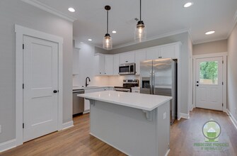 8 Howard St in Greenville, SC - Building Photo - Building Photo