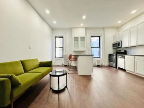 256 W 108th St in New York, NY - Building Photo - Building Photo