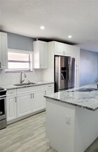 8114 N Edison Ave in Tampa, FL - Building Photo - Building Photo