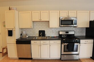 217 Main St in Beacon, NY - Building Photo - Building Photo