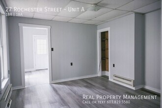 27 Rochester St in Berwick, ME - Building Photo - Building Photo