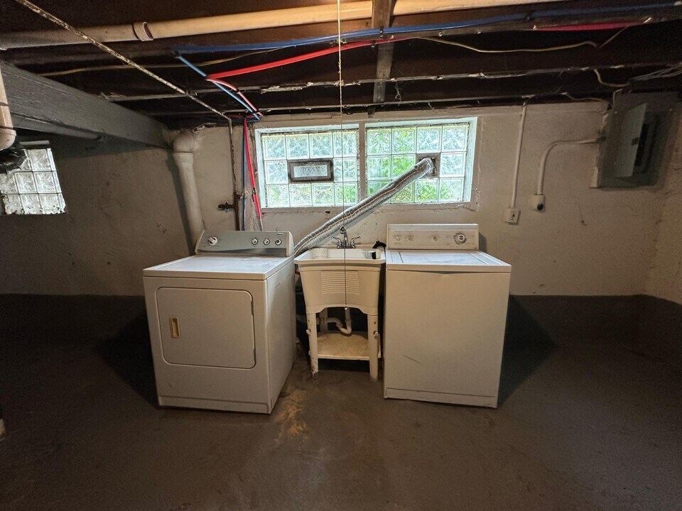 2981 Montgomery Ave in Detroit, MI - Building Photo