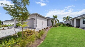 14730 White Pearl Rd in Punta Gorda, FL - Building Photo