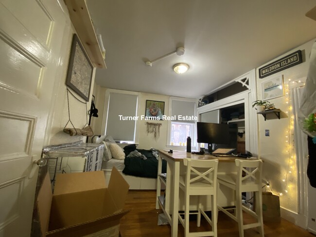 71 Revere St, Unit 1f in Boston, MA - Building Photo - Building Photo