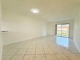 6106 Forest Hill Blvd, Unit 204 in West Palm Beach, FL - Building Photo