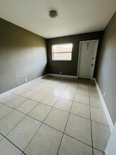7701 SW 10th Ct in North Lauderdale, FL - Building Photo - Building Photo