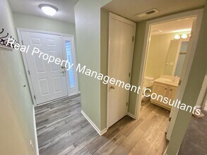 121 Cambridge Meadows Ln in Belton, MO - Building Photo - Building Photo