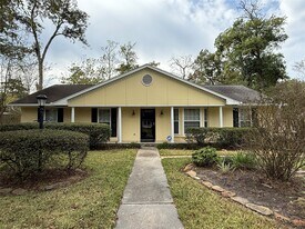 25 Little John Ln in Dayton, TX - Building Photo