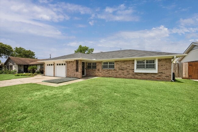 property at 2431 Willowby Dr