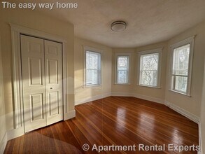 65 Conwell Ave in Somerville, MA - Foto de edificio - Building Photo