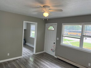 235 E 3rd St-Unit -2 in Junction City, KS - Building Photo - Building Photo