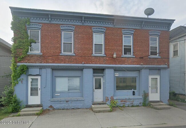 38 Main St