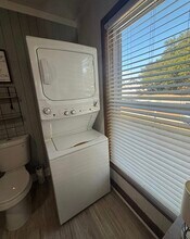 6873 Foxchase Cir in Pensacola, FL - Foto de edificio - Building Photo