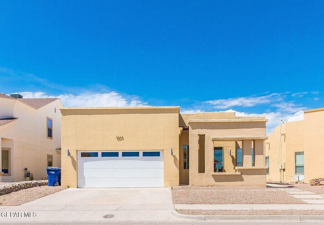 5533 Ignacio Frias Dr in El Paso, TX - Building Photo