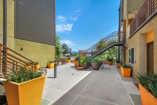 2974 Ripple Pl in Los Angeles, CA - Building Photo
