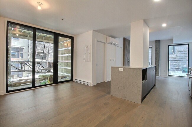 11 Elgin Rue in Québec, QC - Building Photo - Building Photo