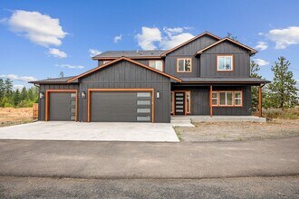 3895 W Grandview Ave in Spokane, WA - Building Photo - Building Photo