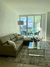 3801 OCEAN Dr, Unit PH16S in Hollywood, FL - Foto de edificio - Building Photo