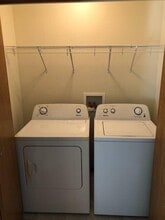 825 Parker Blvd, Unit 204 in Polk City, IA - Foto de edificio - Building Photo