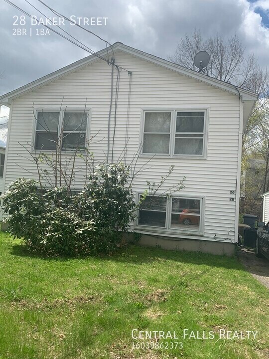 28 Baker St in Dover, NH - Building Photo