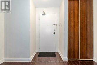 3120-3120 Kirwin Ave in Mississauga, ON - Building Photo - Building Photo