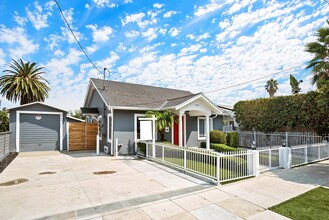 1747 Kent St in Los Angeles, CA - Building Photo - Building Photo