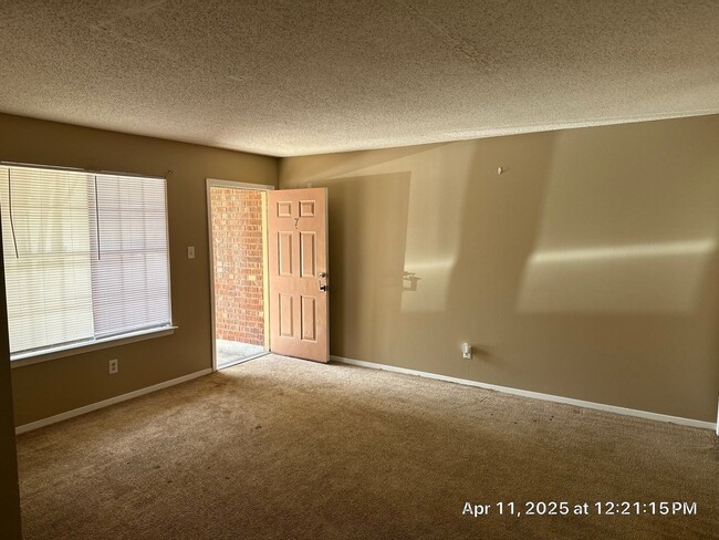 3614 Forest Ave in Memphis, TN - Foto de edificio - Building Photo