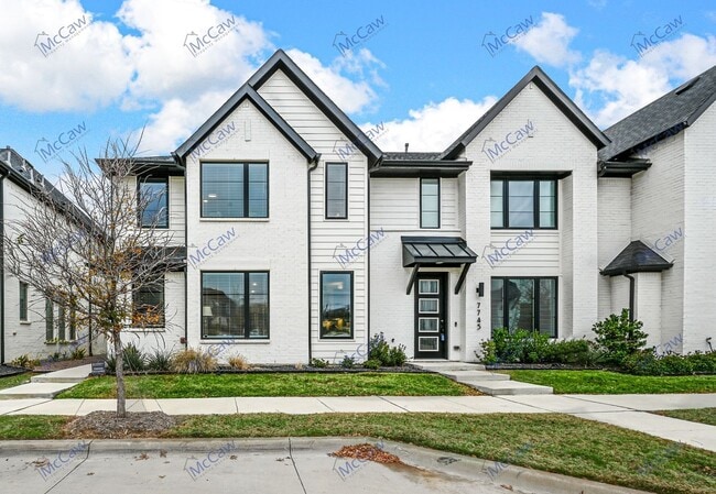 7741 Reis Ln
