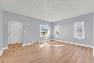 9520 S Highland Ave in Garfield Heights, OH - Building Photo - Building Photo