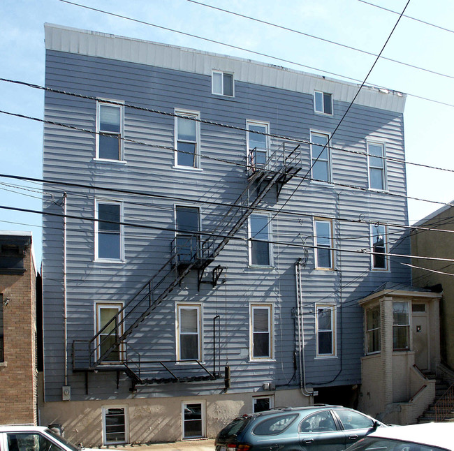 6116 Harrison Pl in West New York, NJ - Building Photo - Building Photo