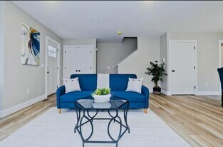 5 Bay Rd in Belchertown, MA - Building Photo