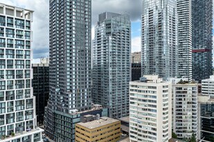 Quantum in Toronto, ON - Building Photo