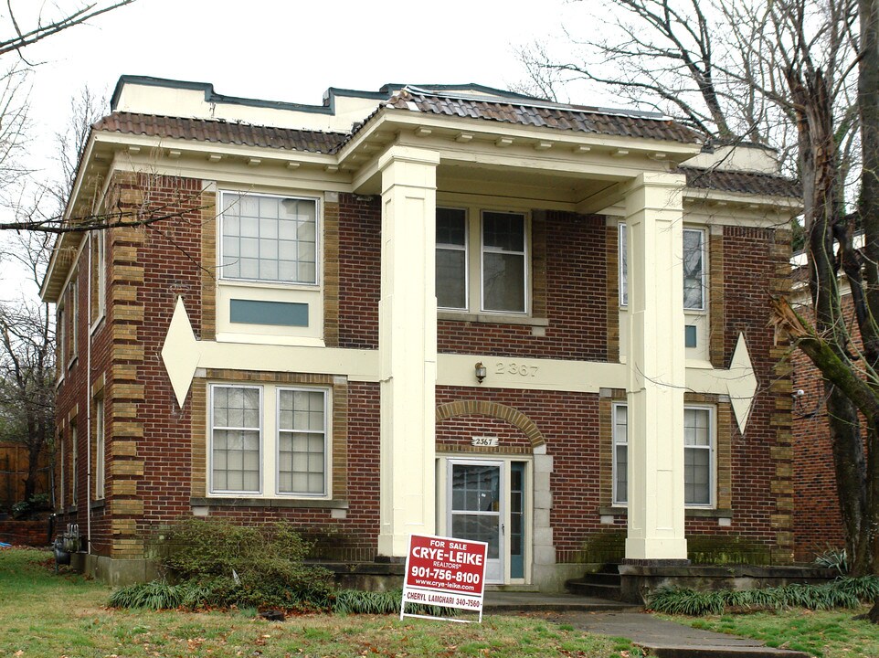 2367 Forrest Ave in Memphis, TN - Foto de edificio