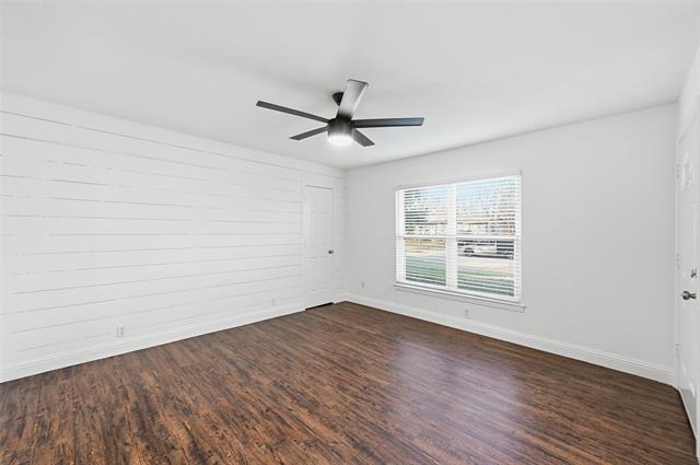 1005 Highland Dr in Grand Prairie, TX - Building Photo - Building Photo