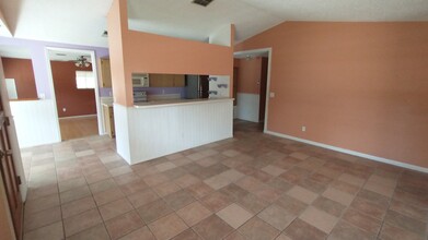505 Devonshire St in Oldsmar, FL - Foto de edificio - Building Photo