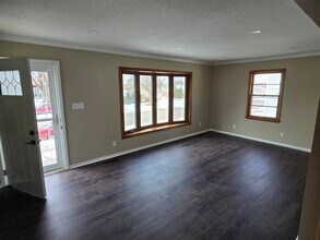 1466 Charlton St in St. Paul, MN - Building Photo - Building Photo