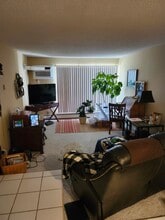 1601 N Innsbruck Dr in Fridley, MN - Foto de edificio - Building Photo