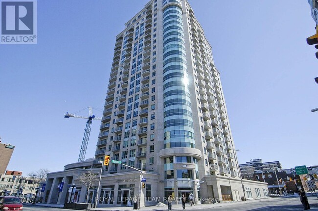 200-1200 Rideau St