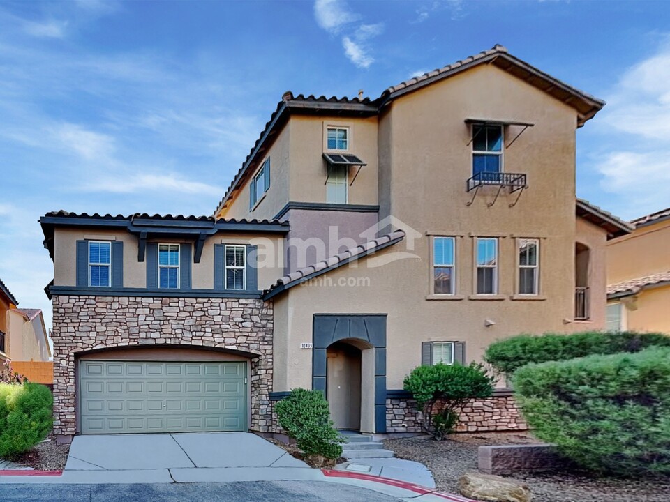 10439 Wildflower Gully St in Las Vegas, NV - Foto de edificio