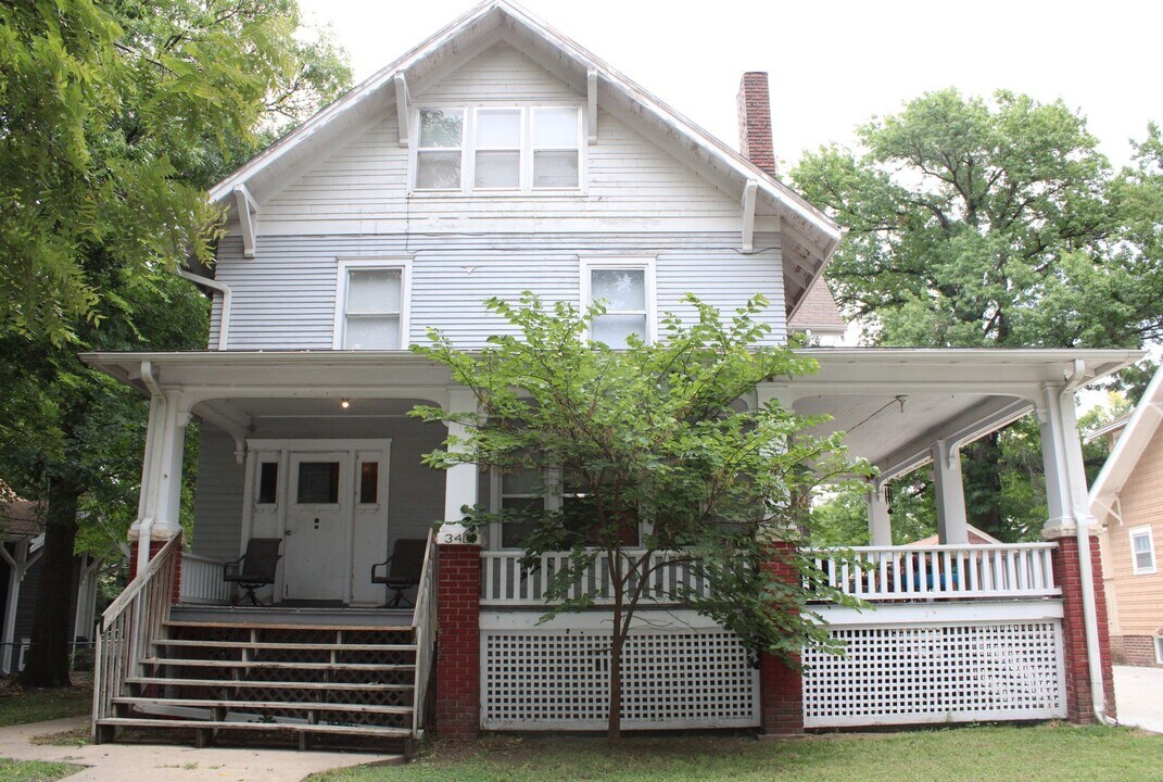 340 N 16th St in Manhattan, KS - Building Photo