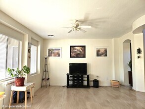 3243 E Oriole Way in Chandler, AZ - Building Photo - Building Photo